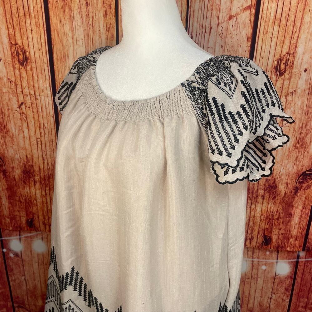 Romeo & Juliet Couture Embroidered Off Shoulder Dress/Blouse Pockets size Small